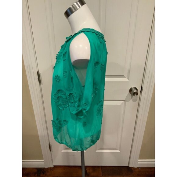 LeifNotes Green Sheer Cold Shoulder Blouse, W/Floral Embroidered Detail, Size 6 - Picture 3 of 5